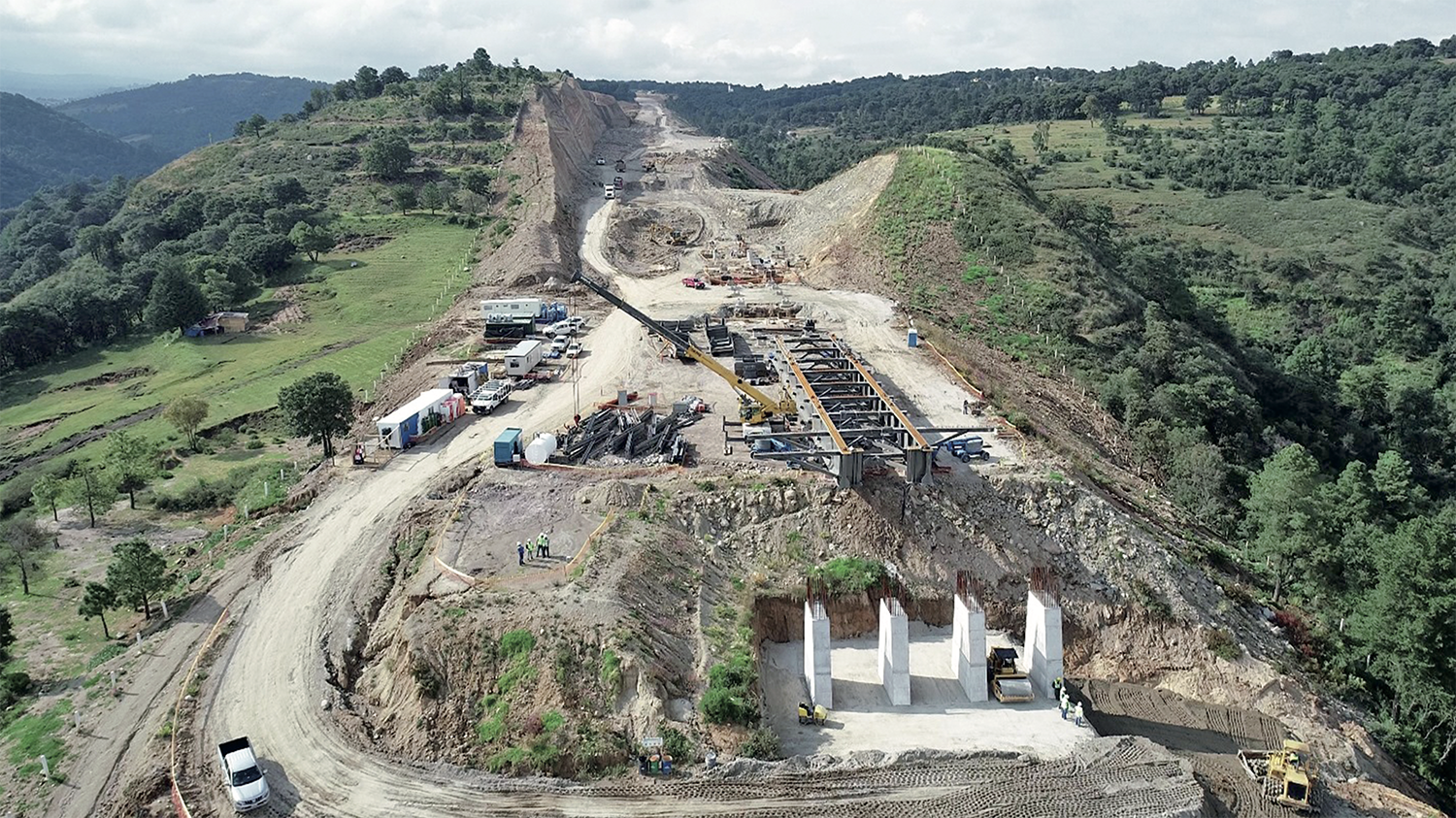 La autopista de las altas especificaciones Atizapán-Atlacomulco. “Autopista Atizapán Atlacomulco tramo l.